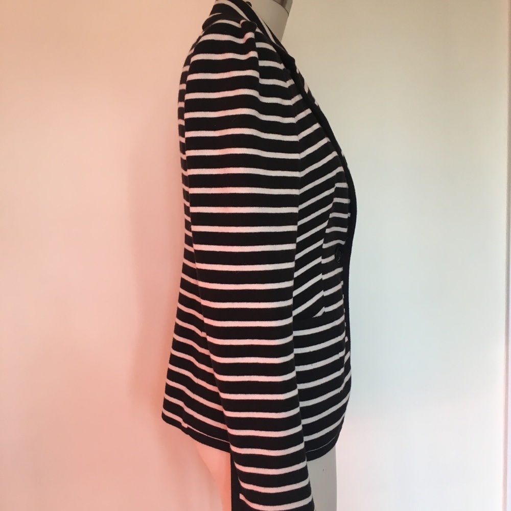 Tailored Blazer With Structured Shoulder - image 2